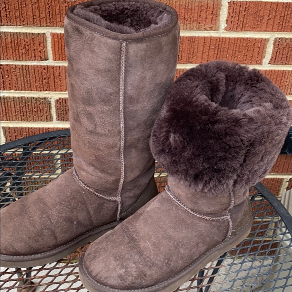 Ugg boots chocolate brown size 9
